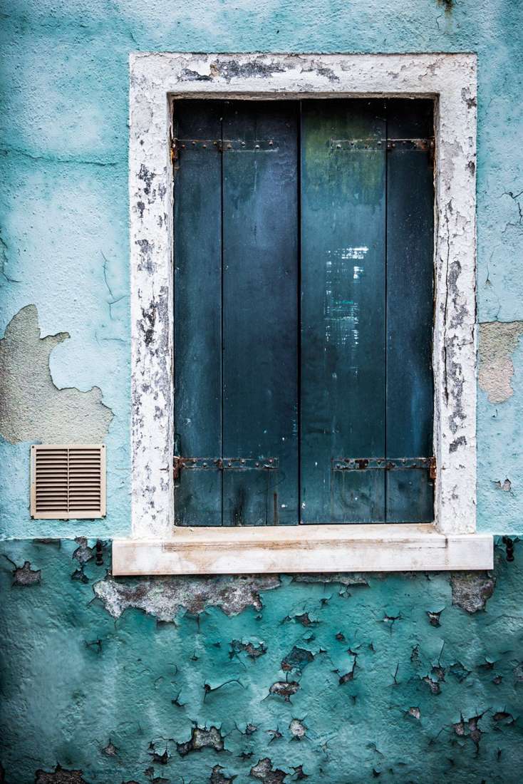 Peeling aqua wall